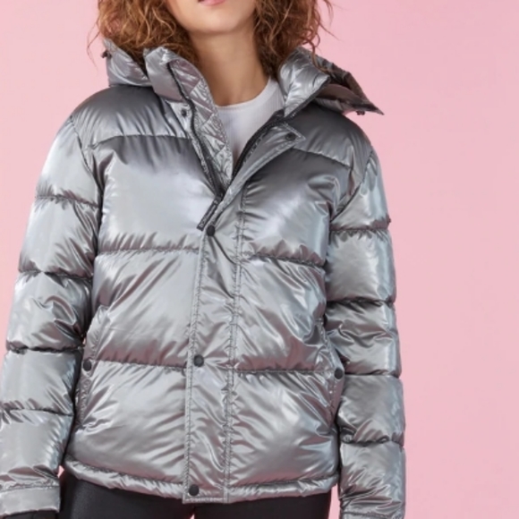BcbgMaxxria liquid super puff jacket - Picture 5 of 6